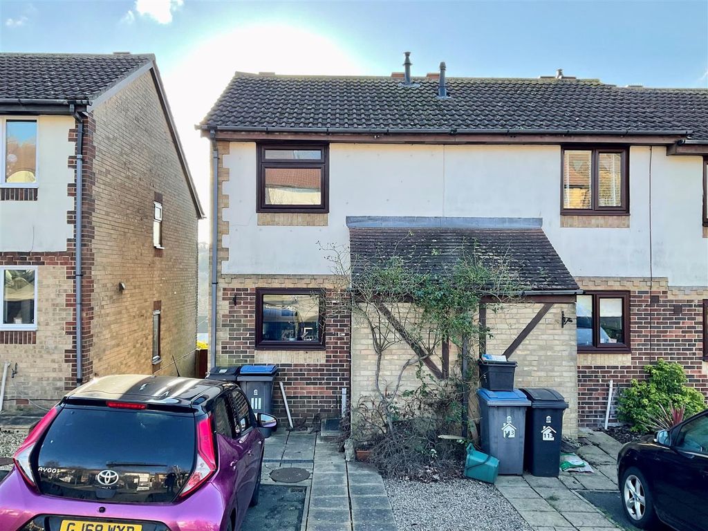 2 bed end terrace house for sale in Mayfield Avenue, Dover CT16, £