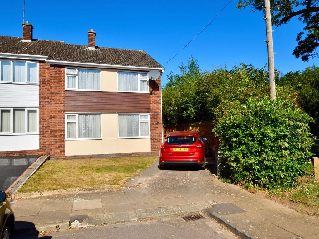 4 bed semidetached house for sale in Hardwick Close, Mount Nod