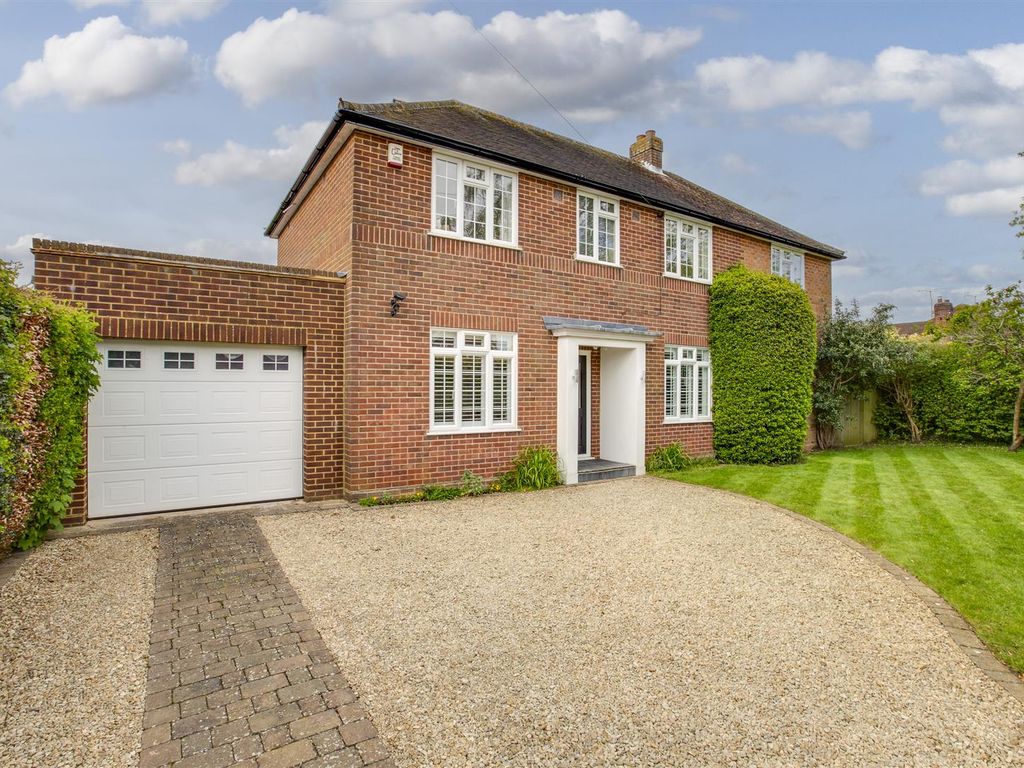 4 bed detached house for sale in Rupert Avenue, High HP12, £