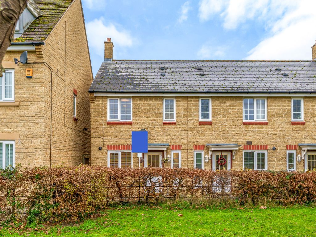 2 bed end terrace house for sale in Deans Court, Cleeve