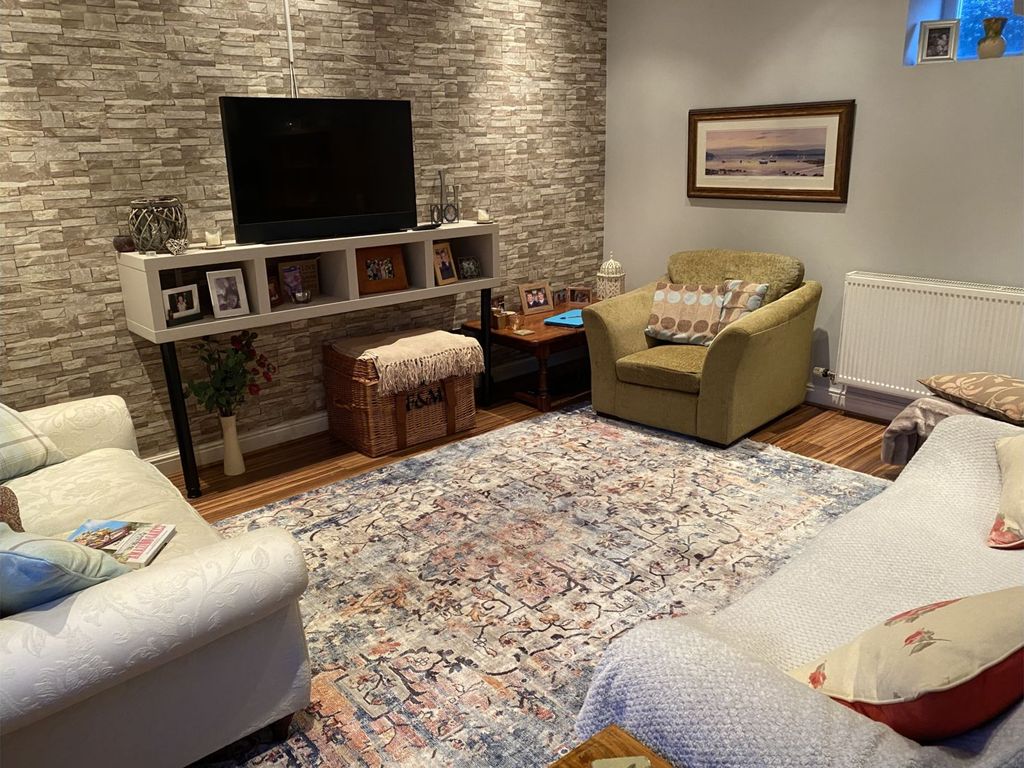 2 bed flat for sale in Pedders Lane, Preston PR2, £200,000 Zoopla