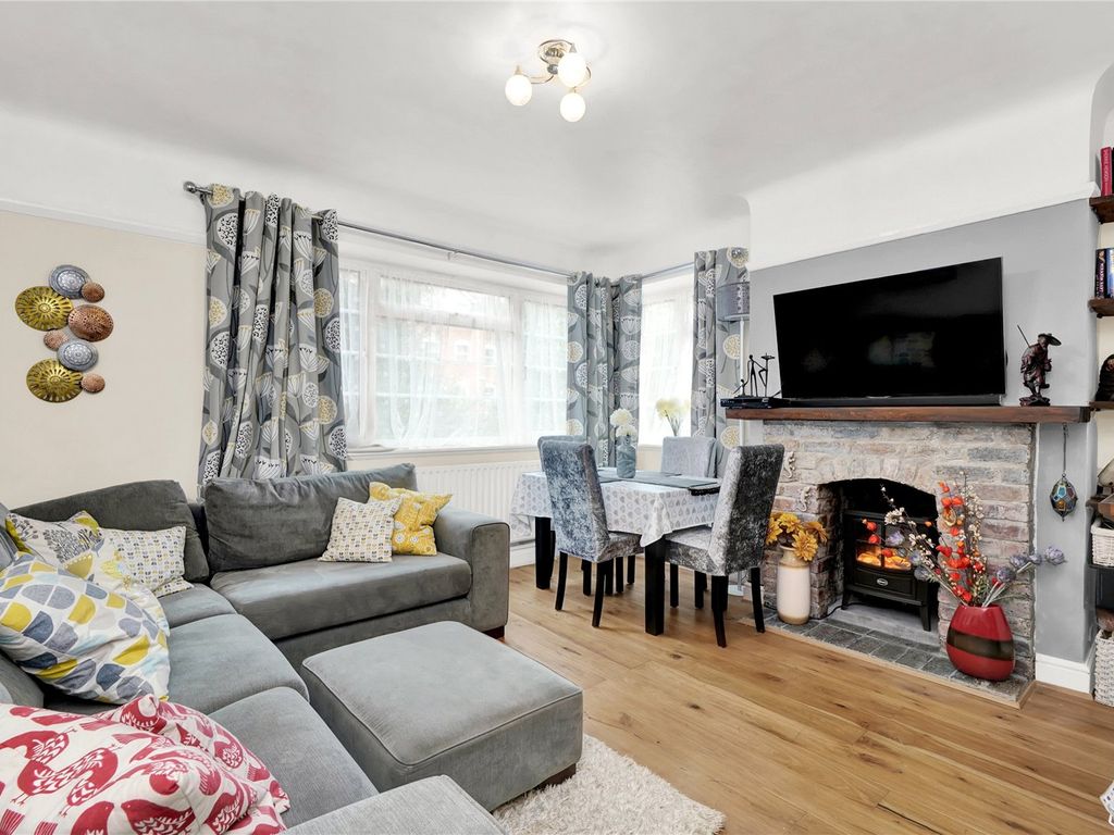 2 bed flat for sale in Kings Court, Castlebar Park, London W5 Zoopla