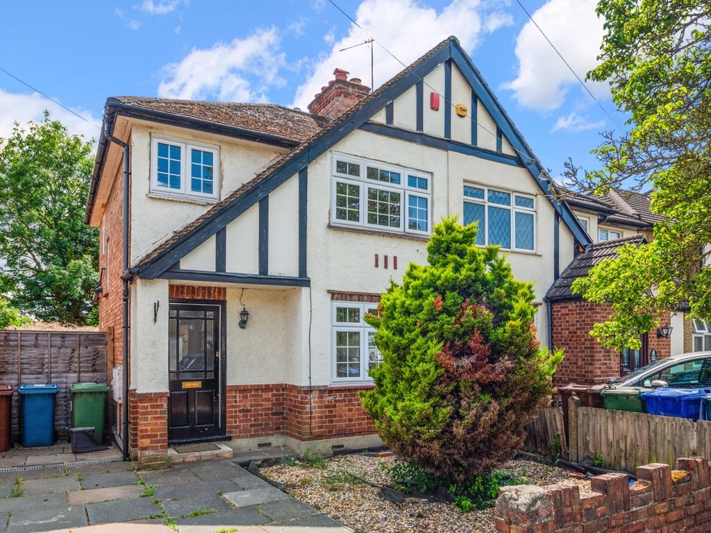 3 bed semidetached house to rent in Weald Lane, Harrow Weald, Harrow