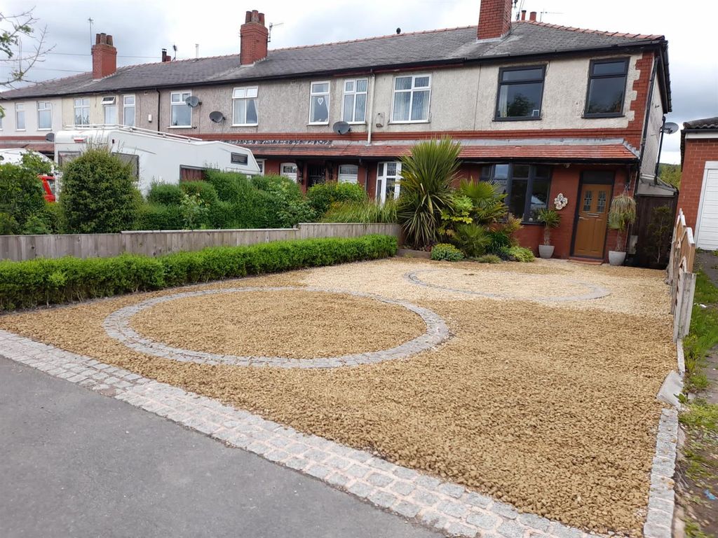 3 bed semidetached house for sale in Hyde Road, Mottram, Hyde SK14