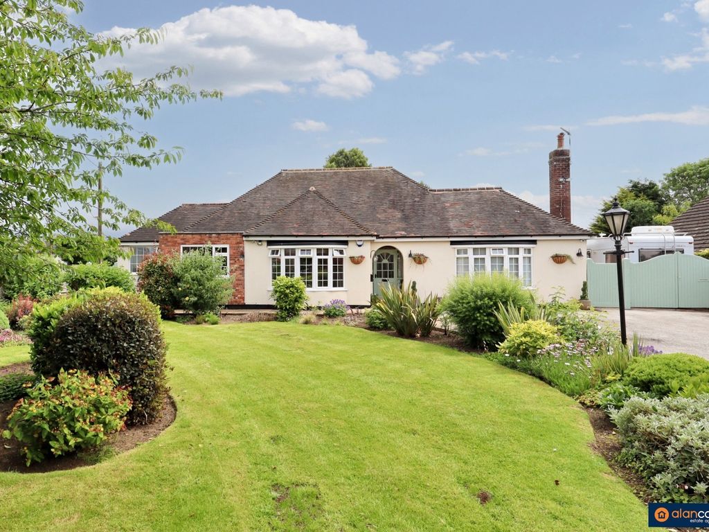 5 bed detached house for sale in Coventry Road, Wolvey LE10, £700,000