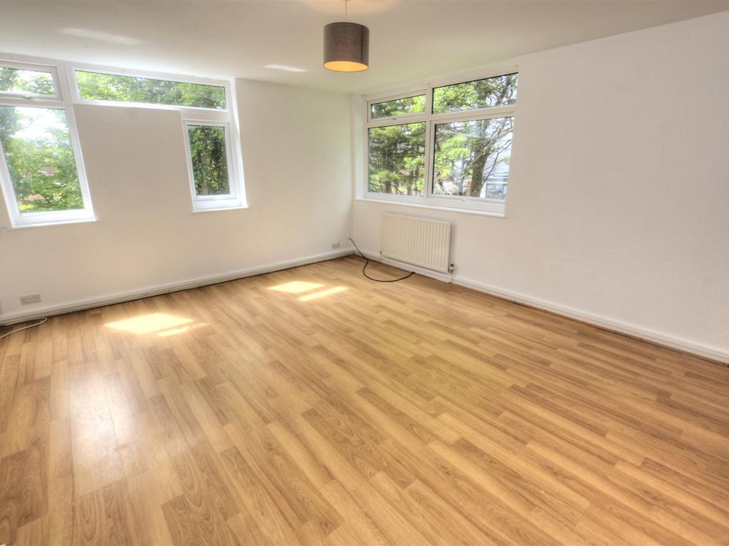 2 bed flat for sale in The Serpentine North, Crosby, Liverpool L23 Zoopla