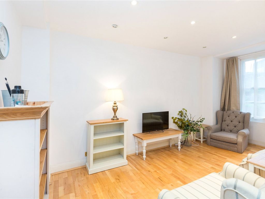 1 bed flat to rent in Apsley House, 2329 Finchley Road NW8, £2,000 pcm