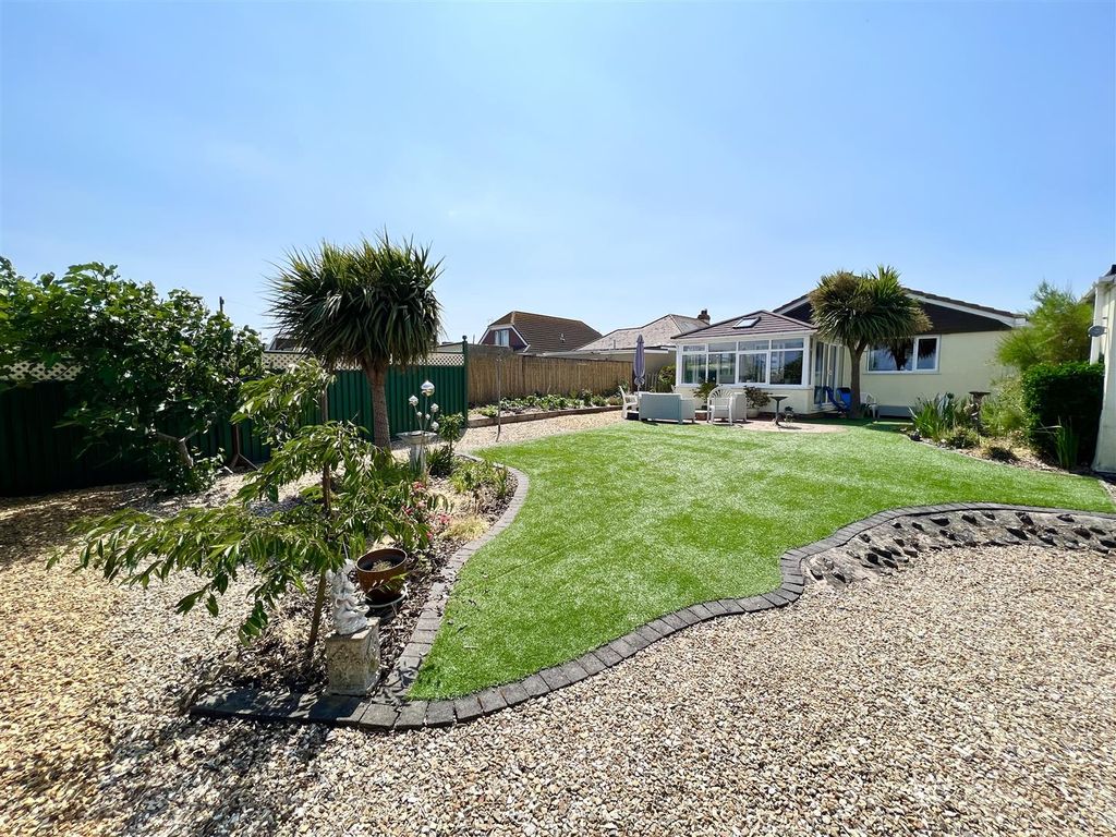 3 bed detached bungalow for sale in Beach Road, Kewstoke, WestonSuper