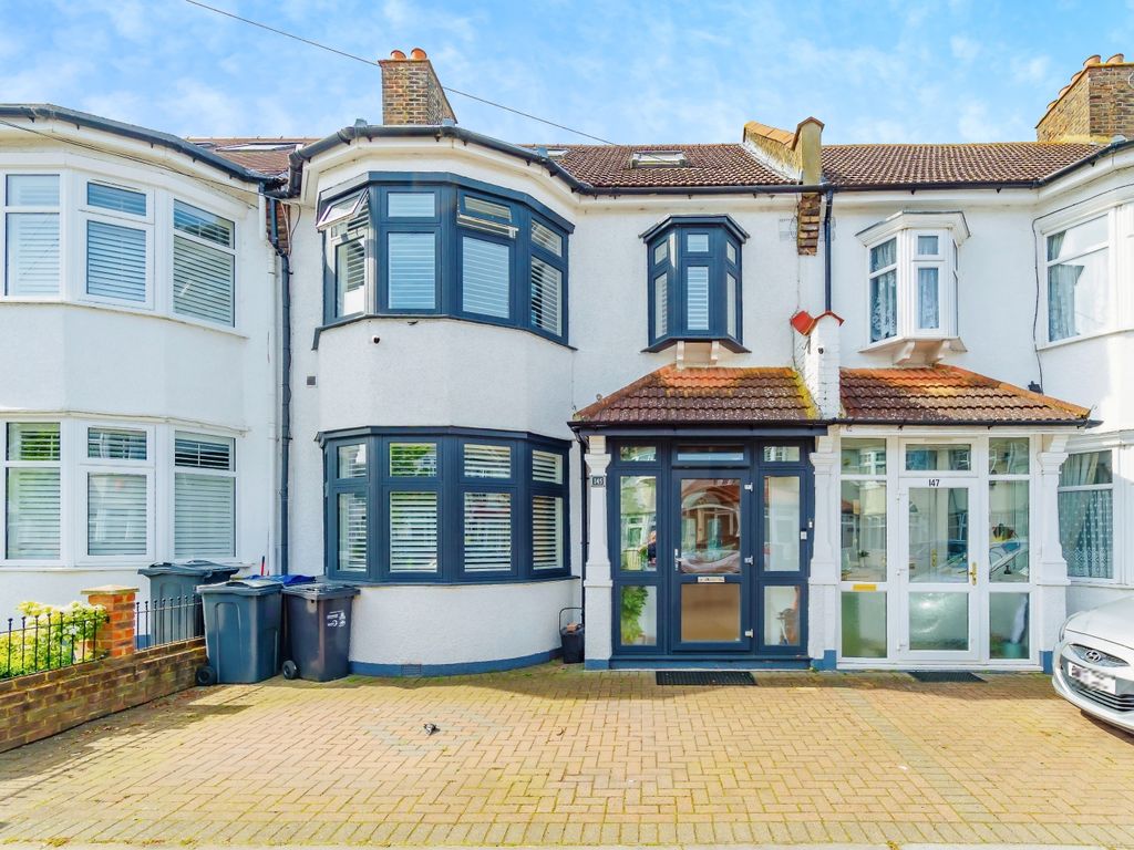 5 bed terraced house for sale in Fairlands Avenue, Thornton Heath CR7