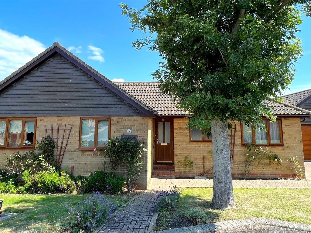 3 bed detached bungalow for sale in Jennings Close, Freshwater PO40