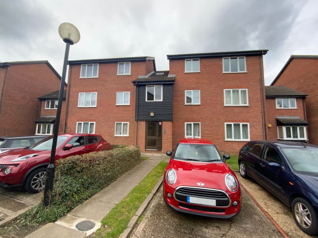 Firs Close Tooting Borders CR4  