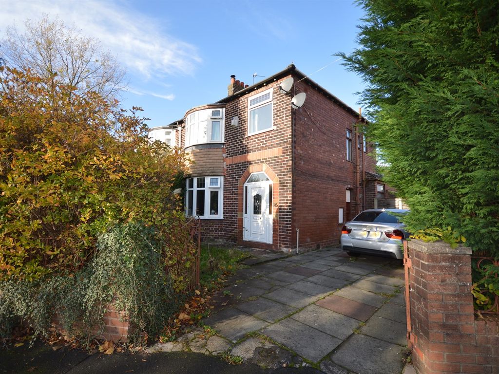3 bed semidetached house for sale in Frodsham Avenue, Heaton Norris, Stockport SK4, £350,000