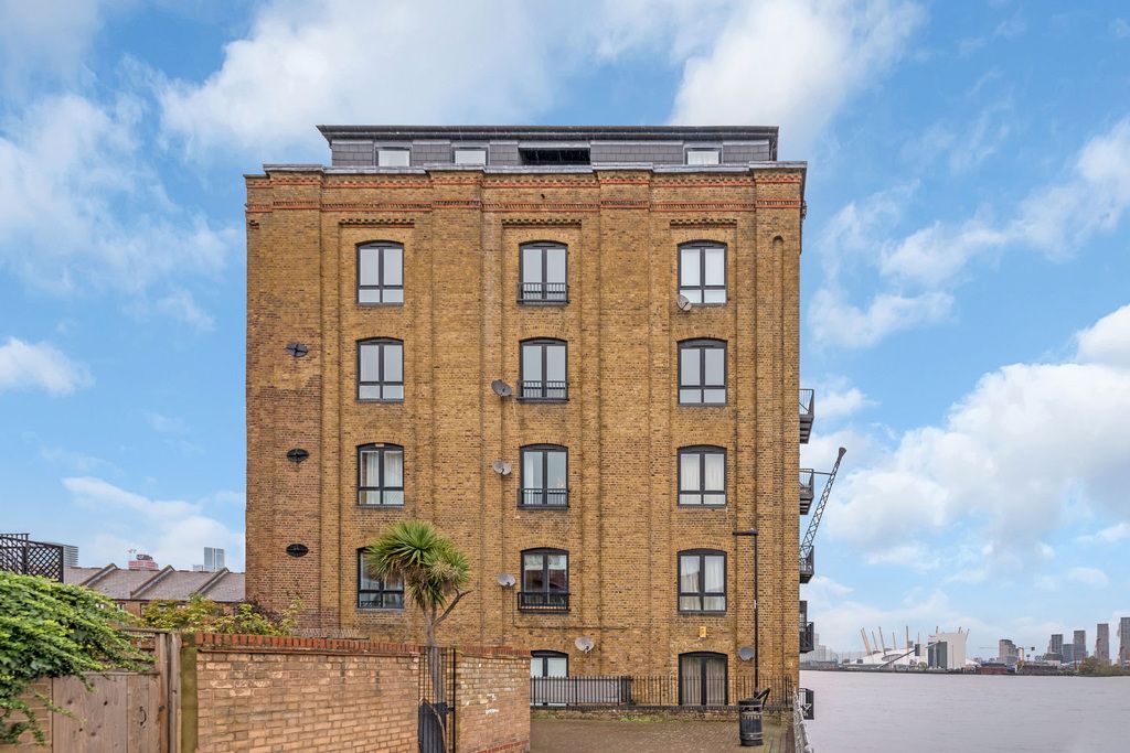 Storers Quay, London E14