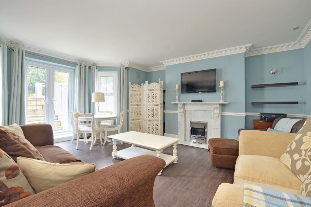 2 bed flat to rent in Kidbrooke Park Road, Blackheath, London SE3 Zoopla