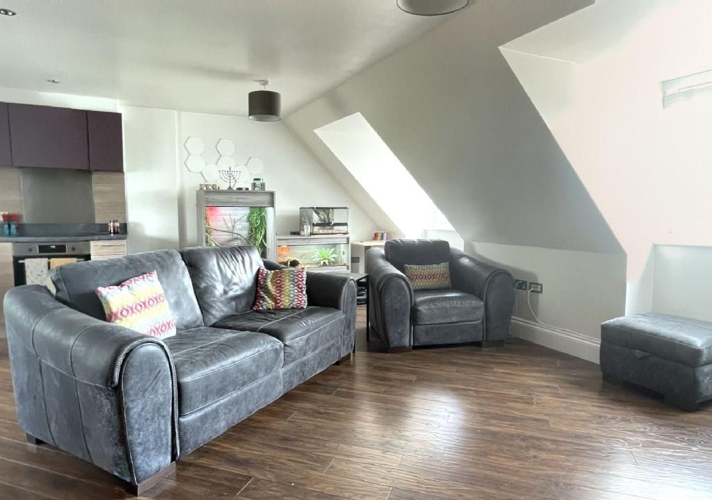 2 bed flat for sale in Springfield Road, Chelmsford CM2 Zoopla