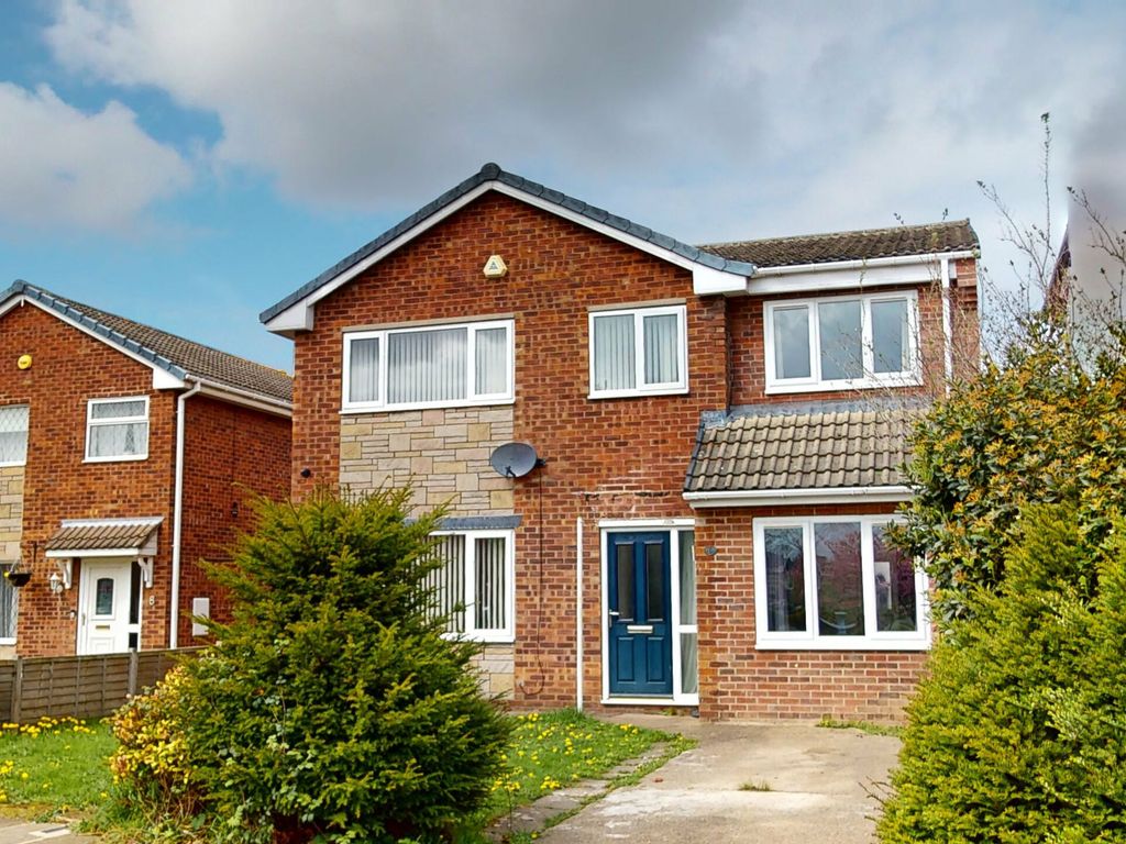 4 bed detached house for sale in Long Close, Bessacarr, Doncaster