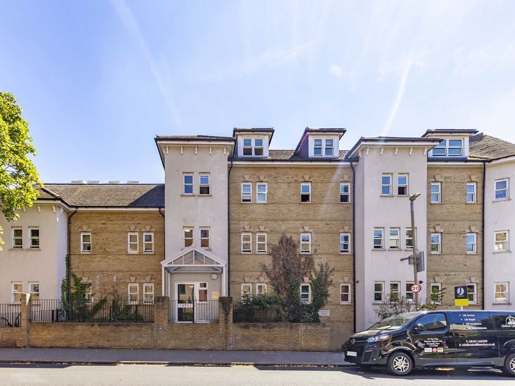 Boundaries Road, London SW12  