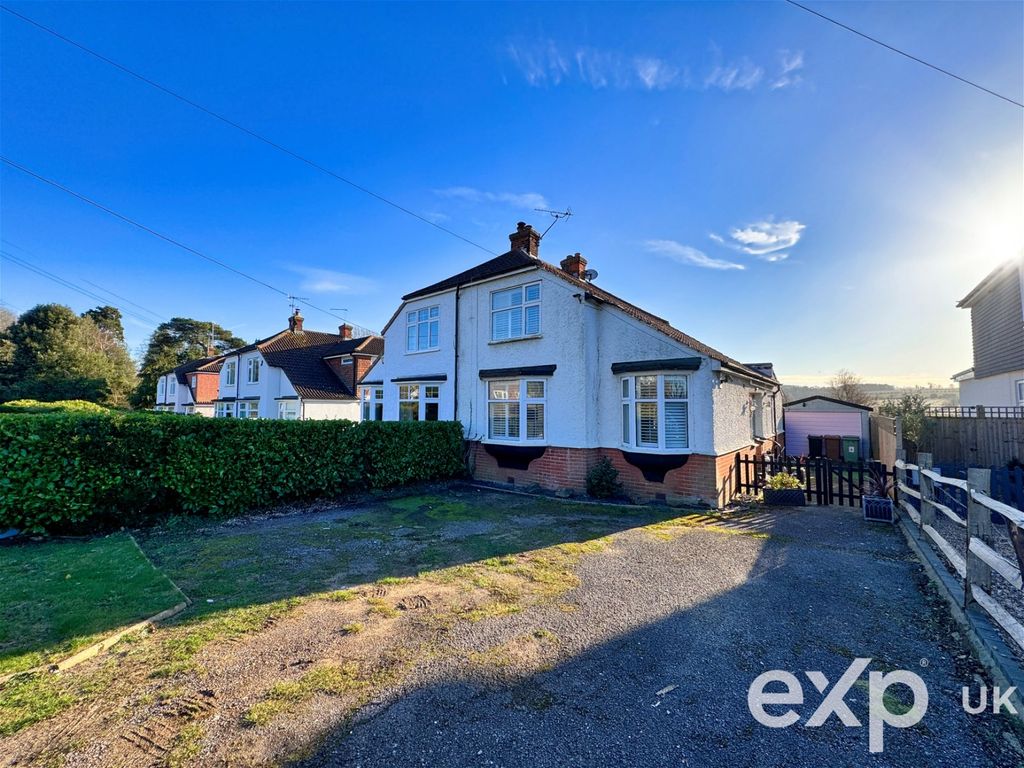 3 bed semidetached house for sale in Tonbridge Road, Teston, Maidstone