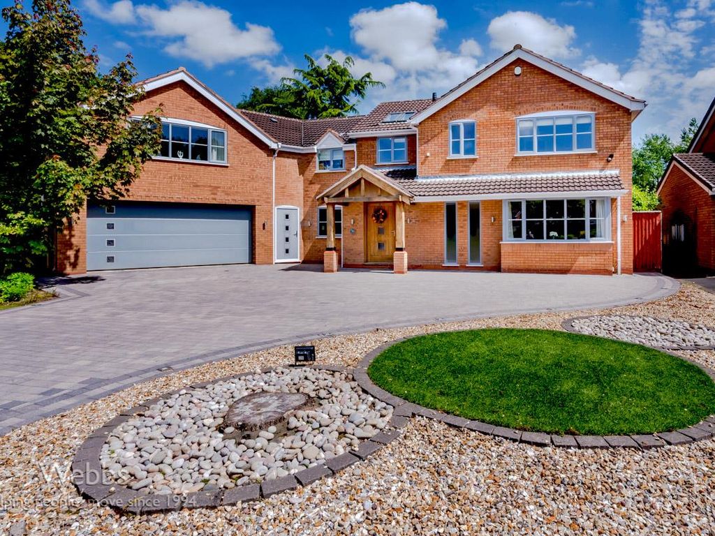 6 bed detached house for sale in Troon, Amington, Tamworth B77 Zoopla