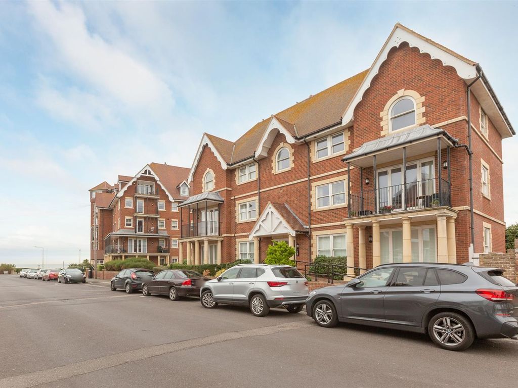 2 bed flat for sale in St. Mildreds Road, WestgateOnSea CT8, £280,000
