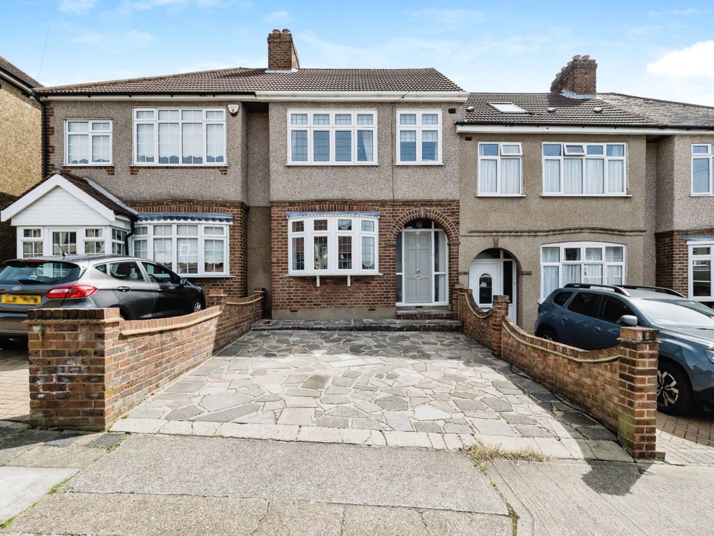 3 bed terraced house for sale in Mount Pleasant Road, Romford, Havering