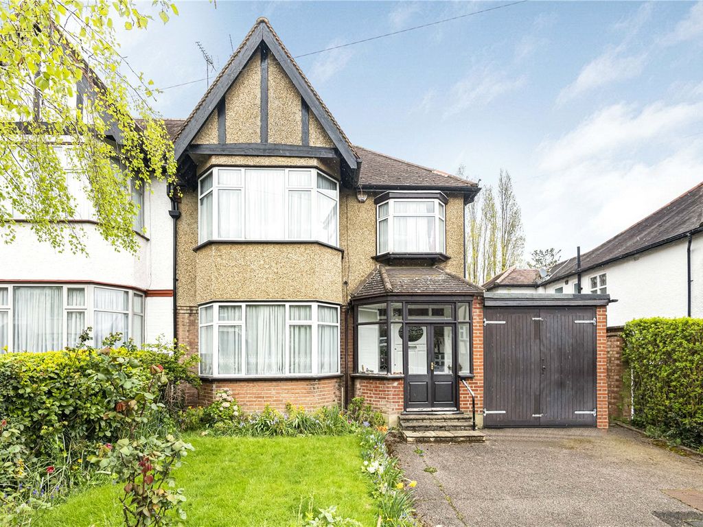 4 bed semidetached house for sale in Hill Crescent, Totteridge, London