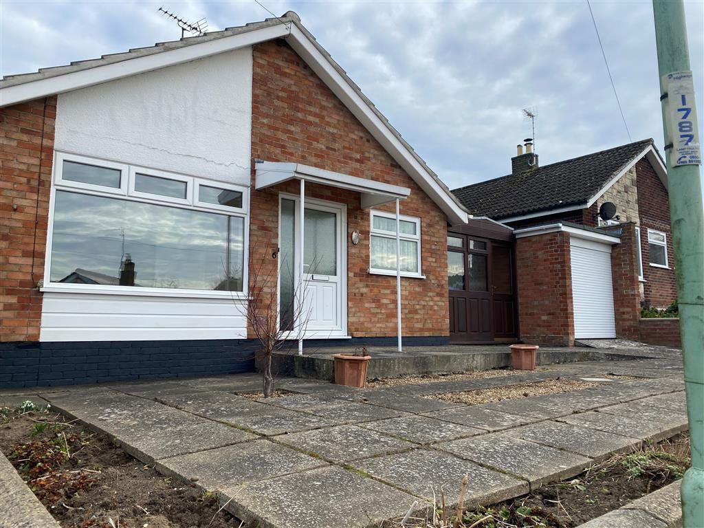 2 bed bungalow to rent in Stuart Drive, Beccles NR34, £950 pcm Zoopla