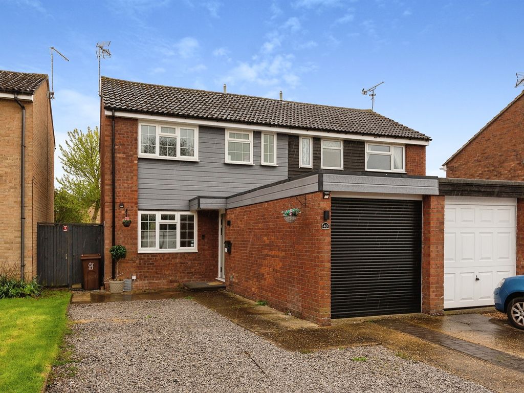 3 bed semidetached house for sale in Bronte Close, Aylesbury HP19 Zoopla