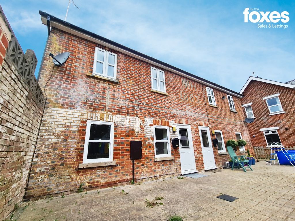 2 bed semidetached house to rent in The Old Bakery, Stuckton