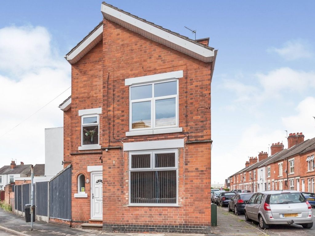 4 bed detached house for sale in Empress Road, Loughborough