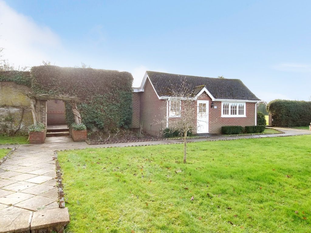 2 bed detached bungalow to rent in Warnham Manor, Warnham, West Sussex, 3 RH12 Zoopla