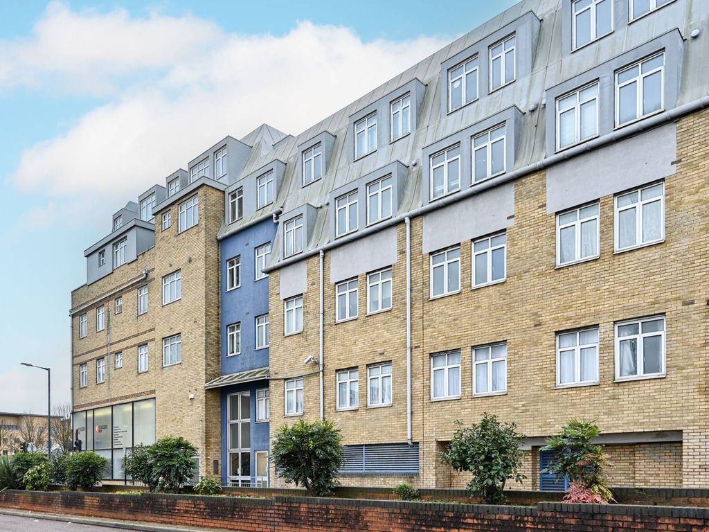 1 bed flat for sale in Bluepoint Court, Harrow HA1 Zoopla