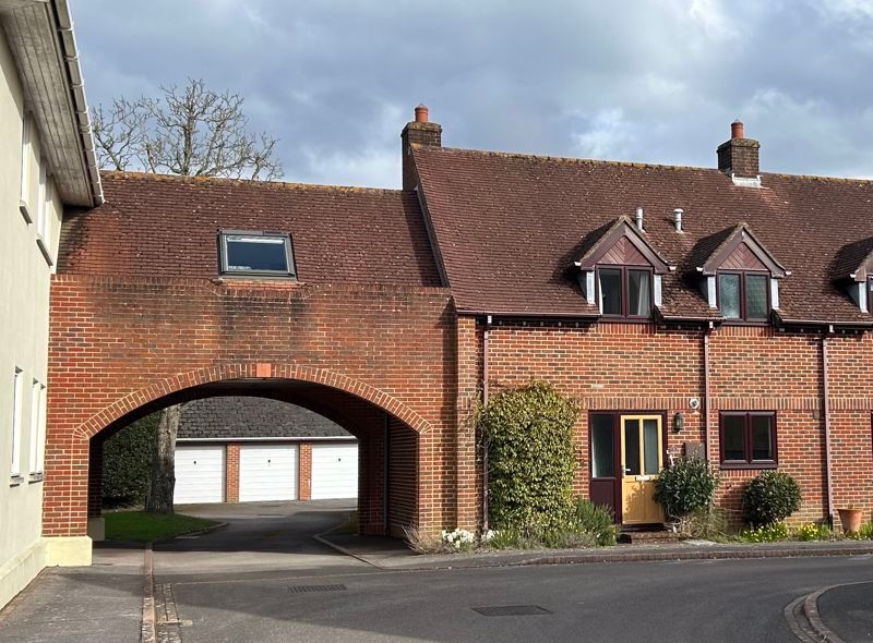 3 bed property for sale in Tudor Close, Chichester PO19, £485,000 Zoopla