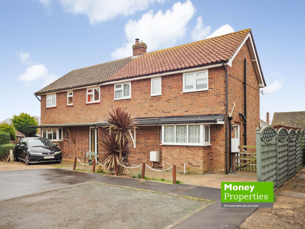 3 bed semi-detached house for sale in bellrope close, wymondham, norfolk nr18