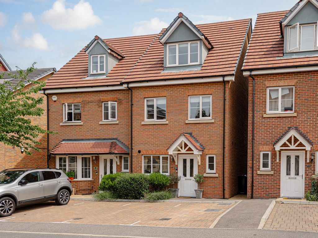 3 bed semidetached house for sale in Winter Close, Epsom KT17 Zoopla