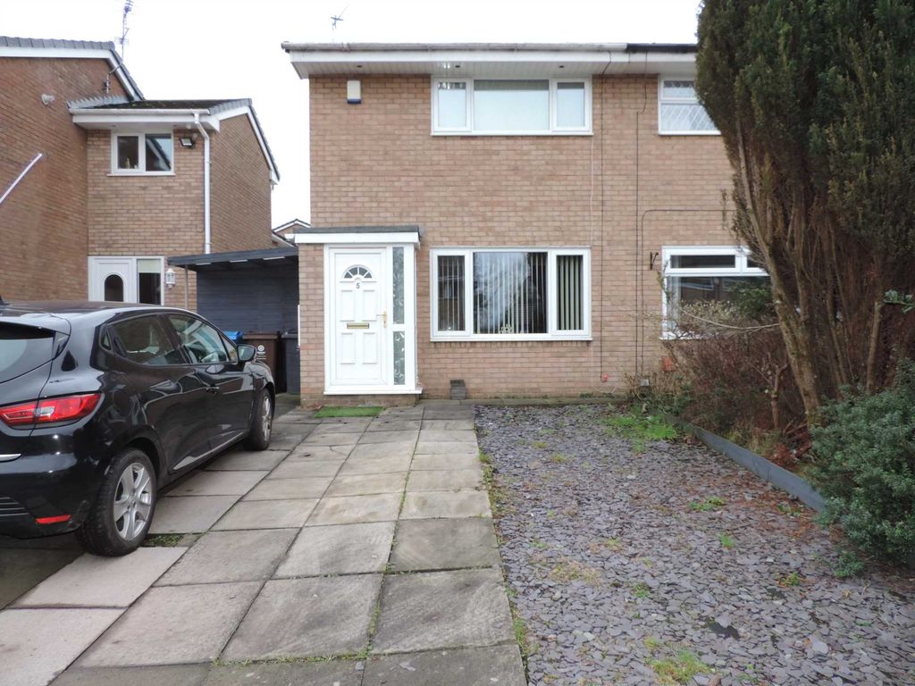 2 bed property for sale in Penthorpe Drive, Royton OL2 Zoopla
