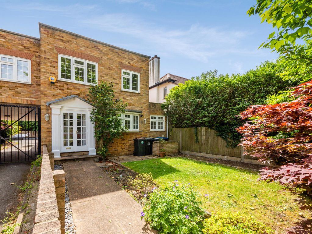 4 bed end terrace house to rent in Ryecroft Road, London SW16, £3,250