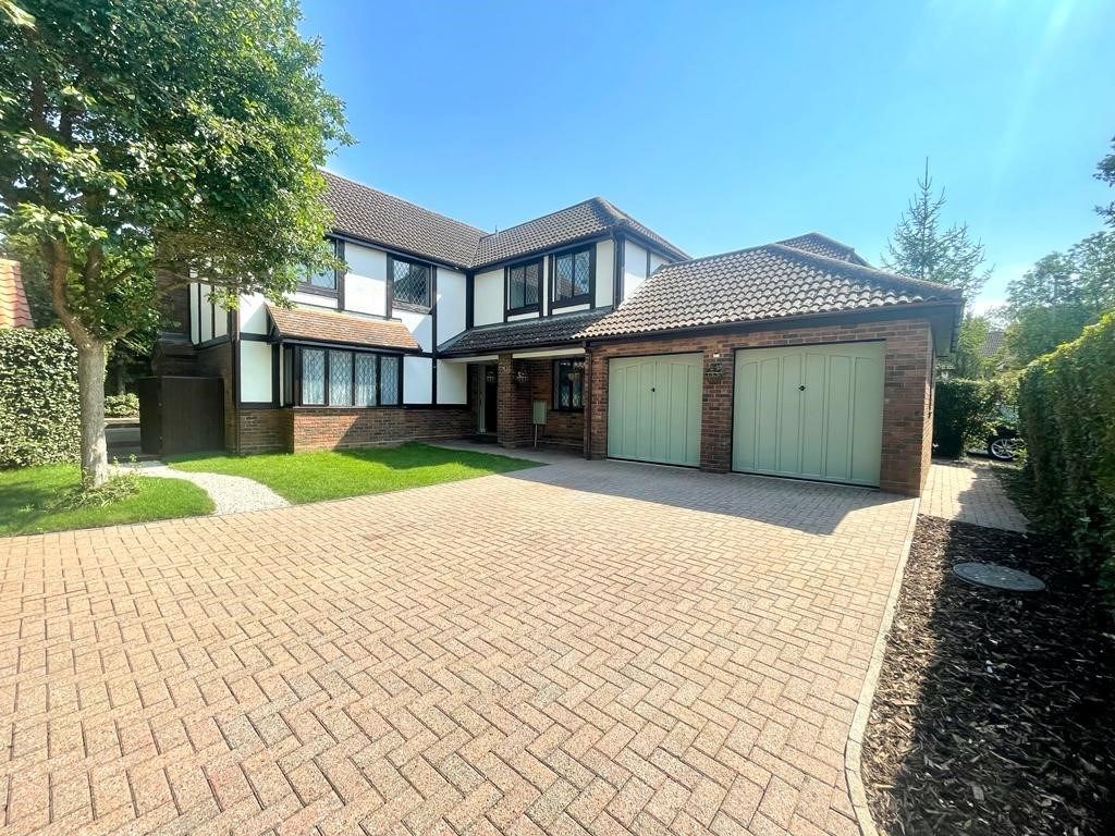 5 bed detached house for sale in Pringle Way, Little Stukeley