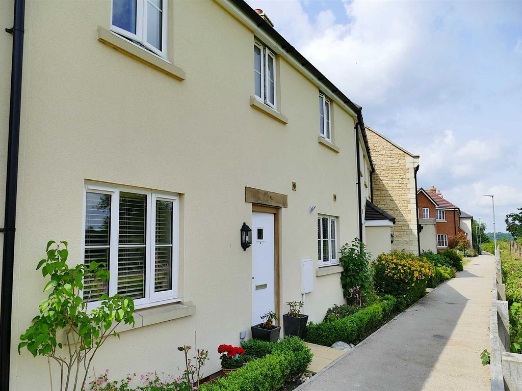 3 bed semidetached house for sale in Bowood View, Calne SN11 Zoopla
