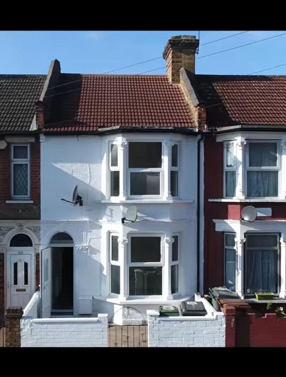 3 bed property for sale in Fulbourne Road, London E17, £525,000 Zoopla