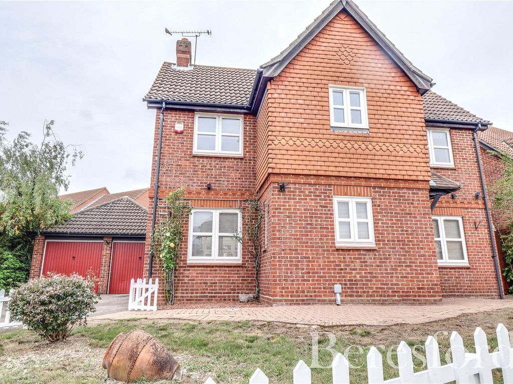 4 bed detached house for sale in Yew Close, Laindon SS15, £600,000 Zoopla
