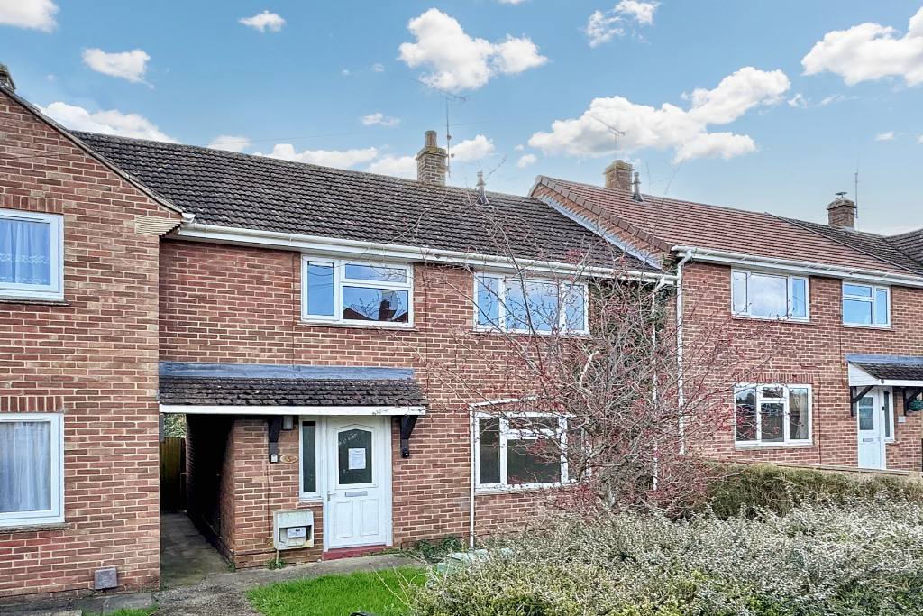 3 bed terraced house for sale in Barrington Road, Watchfield SN6, £