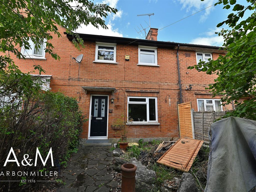 3 bed terraced house for sale in Colvin Gardens, Ilford IG6, £425,000