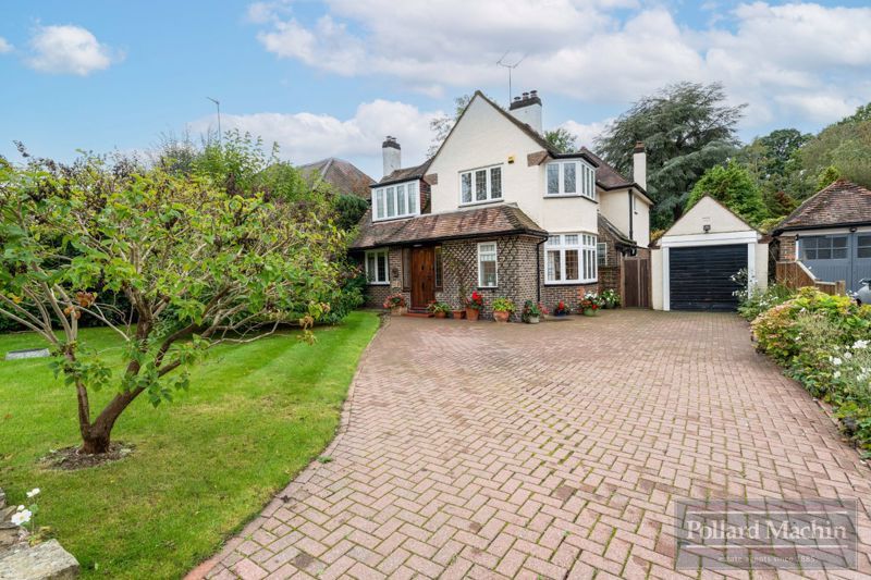 4 bed detached house for sale in Croham Valley Road, Selsdon, South