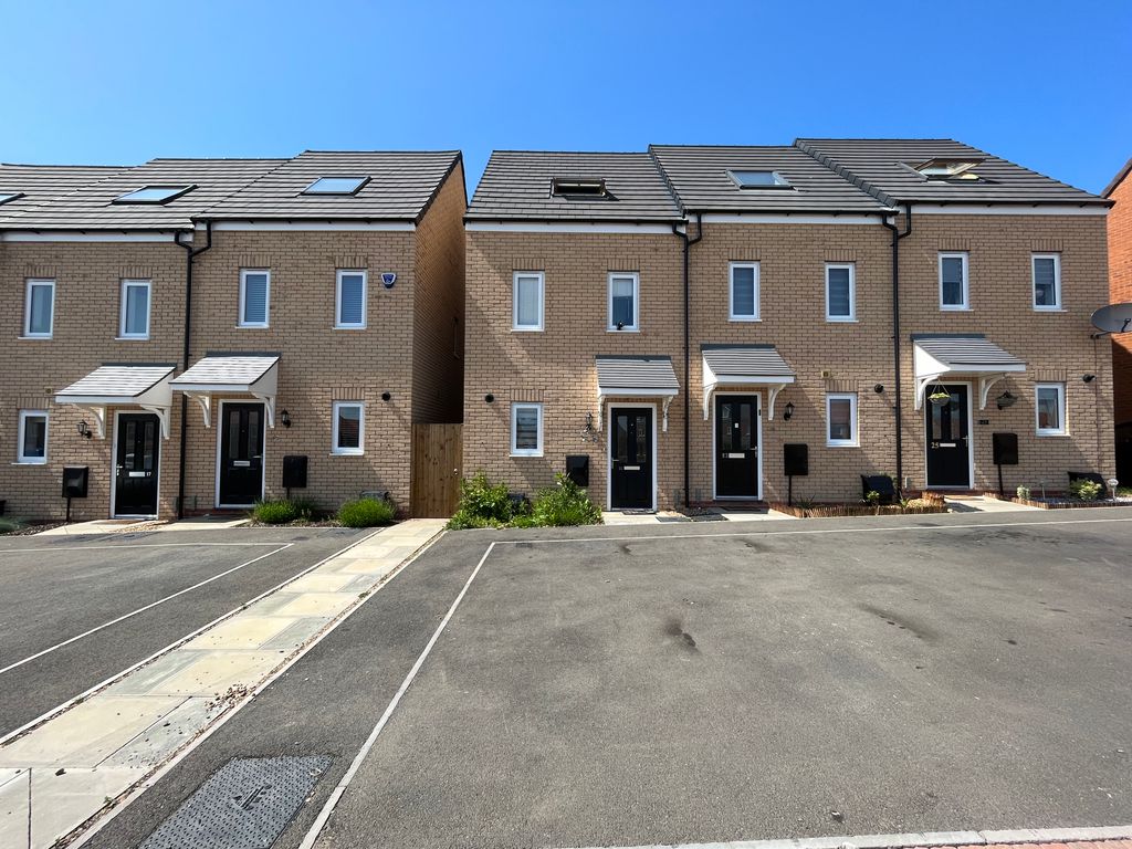 3 bed end terrace house for sale in Chloe Place, Cardea, Peterborough