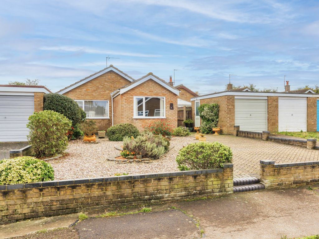 2 bed detached bungalow for sale in Cranesbill Road, Pakefield