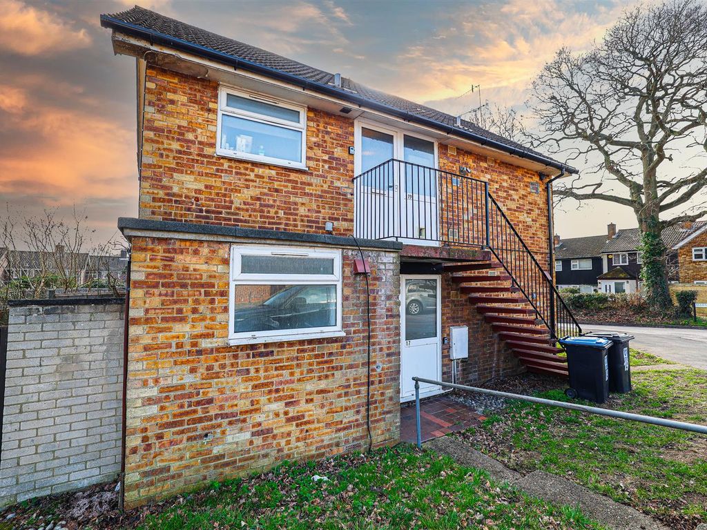 1 bed flat for sale in Coles Hill, Hemel Hempstead HP1 Zoopla