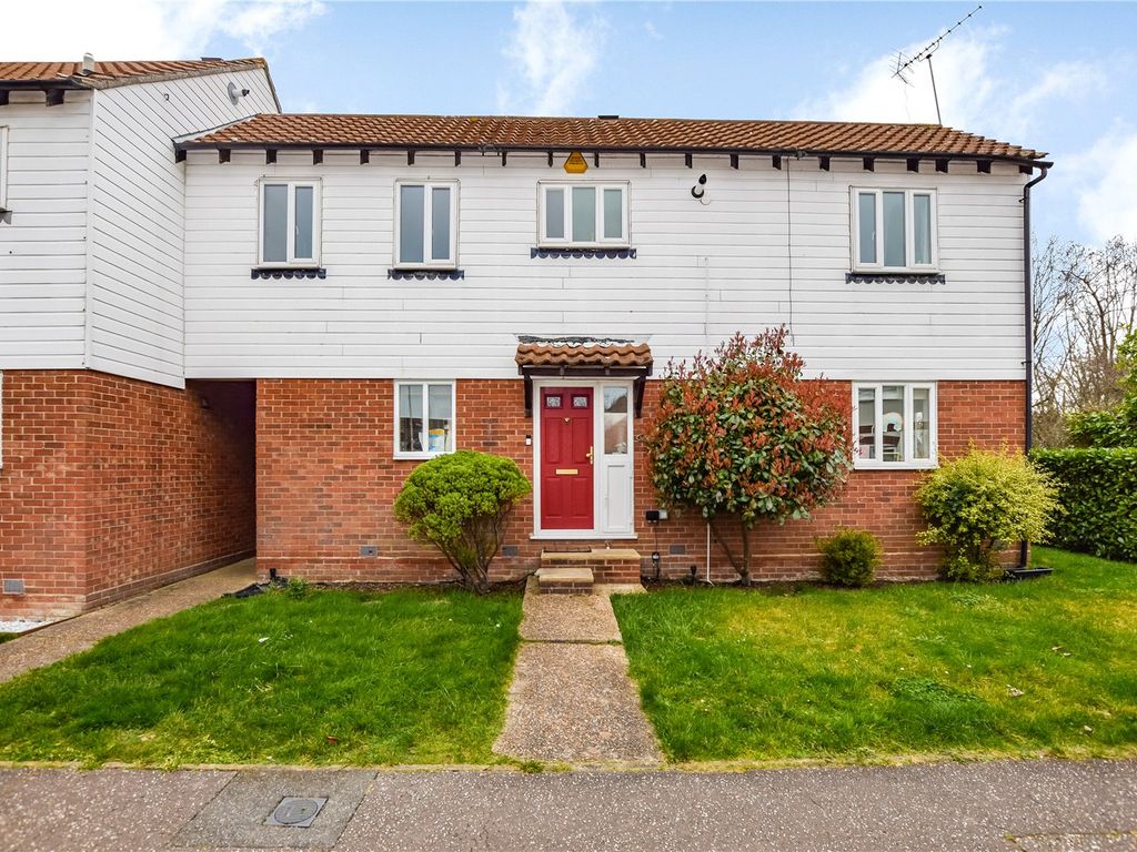 4 bed end terrace house for sale in Blake Court, South Woodham Ferrers
