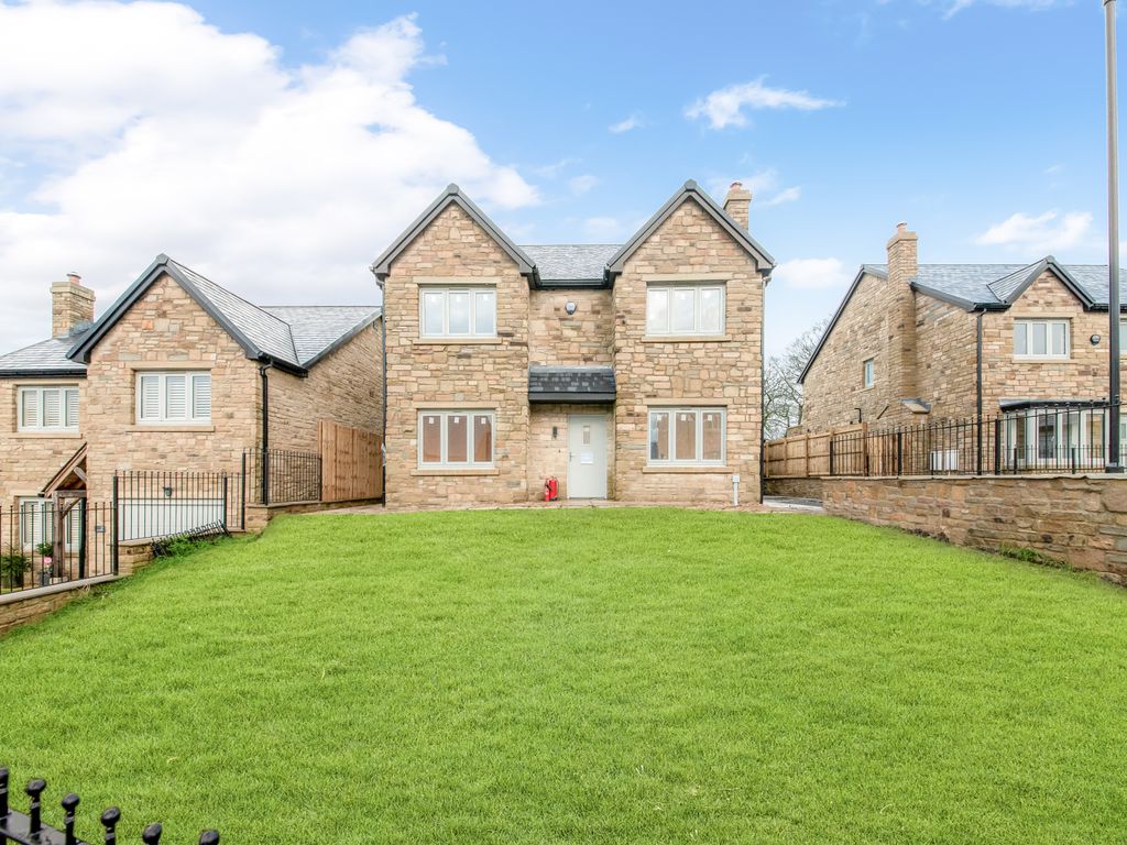 Commercial property for sale in Chestnut, 11 Meadow Edge Close