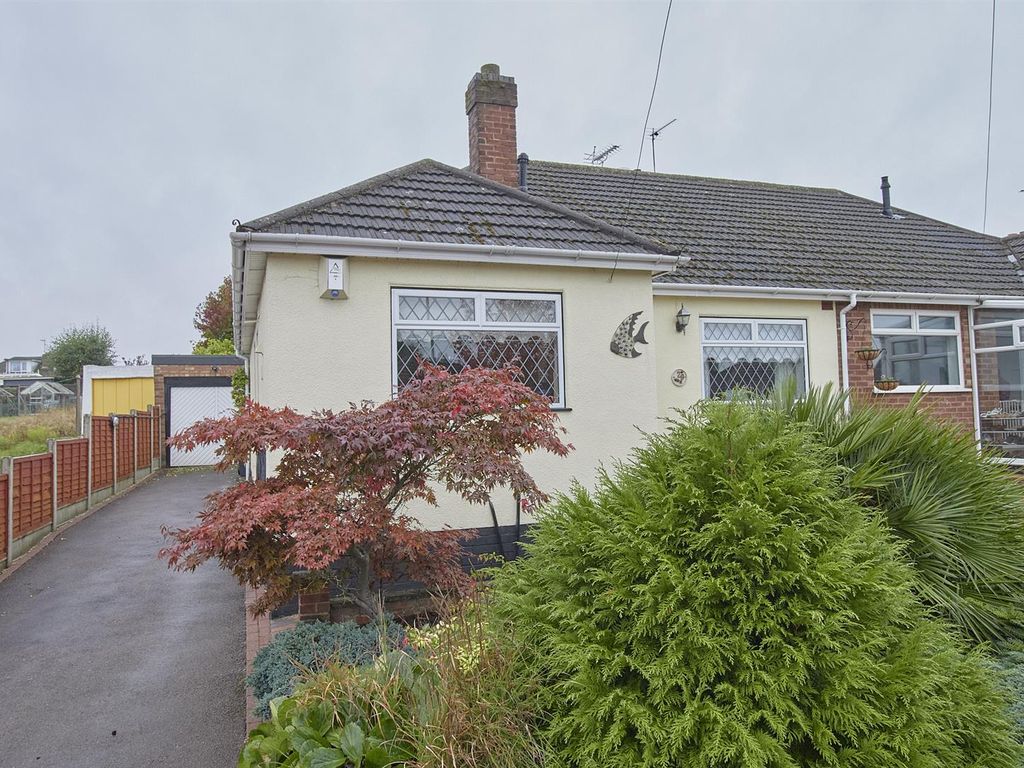 3 bed semidetached bungalow for sale in Elmdale Road, Earl Shilton
